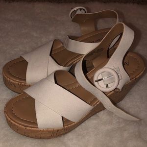 American Eagle white wedges